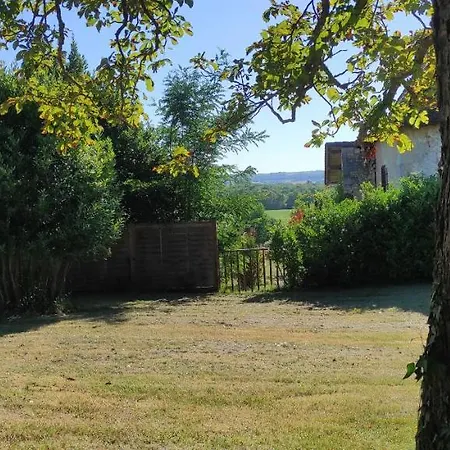 Logis Du Poirier Bed & Breakfast