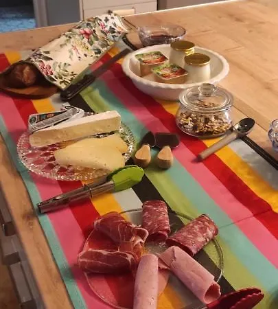 Nocleg ze śniadaniem Logis Du Poirier Juignac