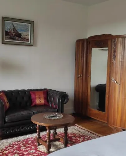 Logis Du Poirier Alojamento de Acomodação e Pequeno-almoço Juignac