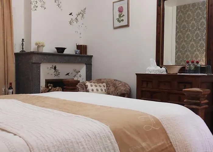 Logis Du Poirier Alojamento de Acomodação e Pequeno-almoço 3*