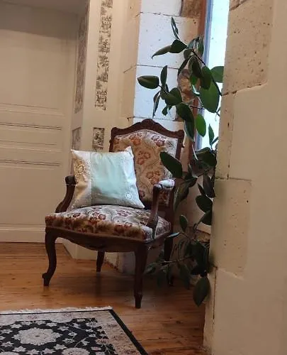 Logis Du Poirier Juignac