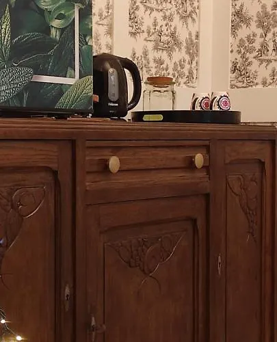 Logis Du Poirier Alojamento de Acomodação e Pequeno-almoço 3*