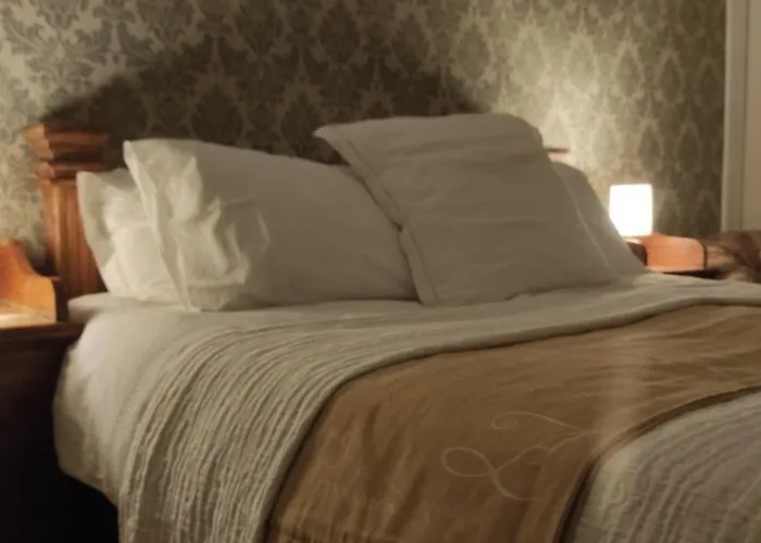 Alojamento de Acomodação e Pequeno-almoço Logis Du Poirier Juignac