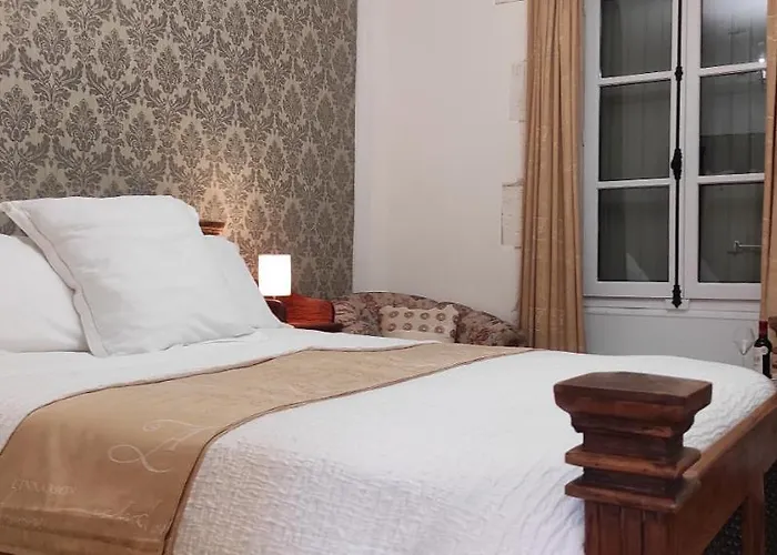 Logis Du Poirier Juignac