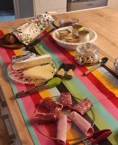 Alojamento de Acomodação e Pequeno-almoço Logis Du Poirier Juignac