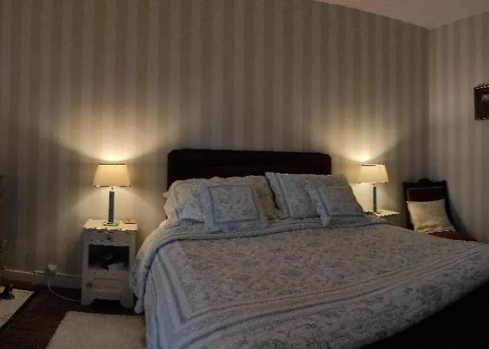 Logis Du Poirier Alojamento de Acomodação e Pequeno-almoço