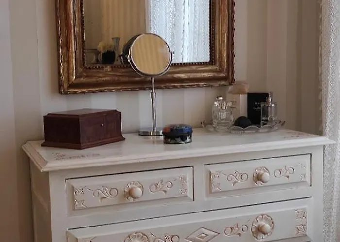 Alojamento de Acomodação e Pequeno-almoço Logis Du Poirier 3*