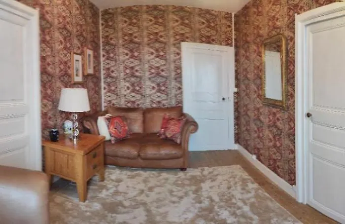 Logis Du Poirier Juignac