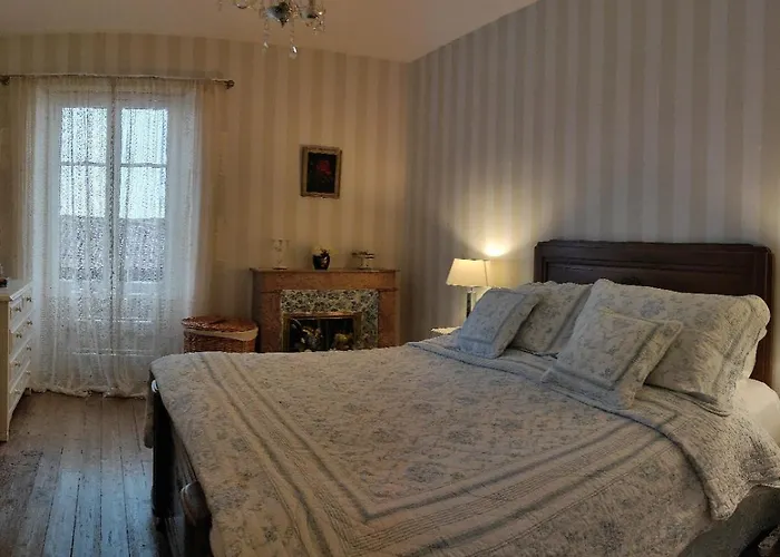 Alojamento de Acomodação e Pequeno-almoço Logis Du Poirier